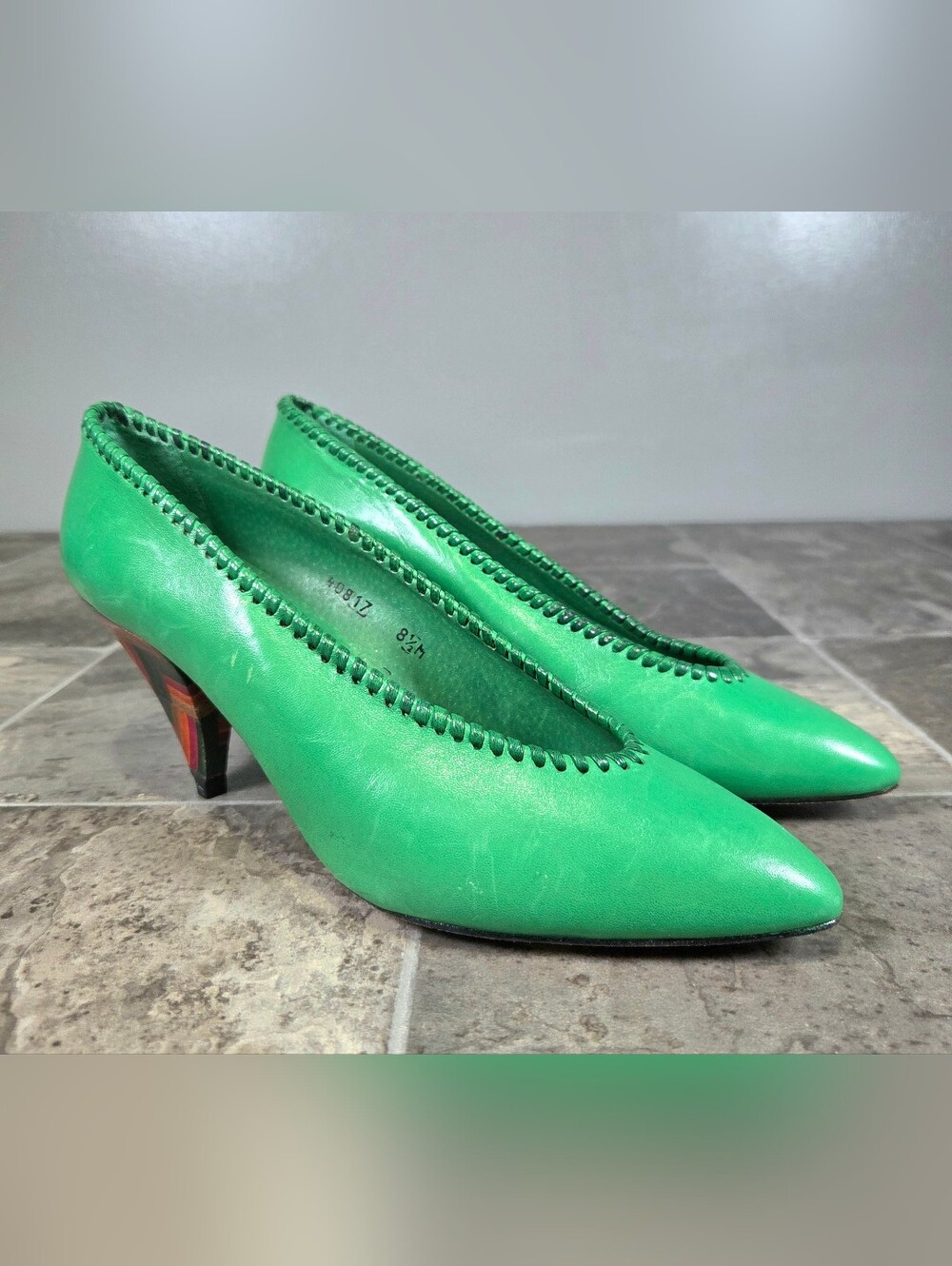 VINTAGE 80's TOTAR WHIPSTITCH STATEMENT LEATHER PUMP HEELS.